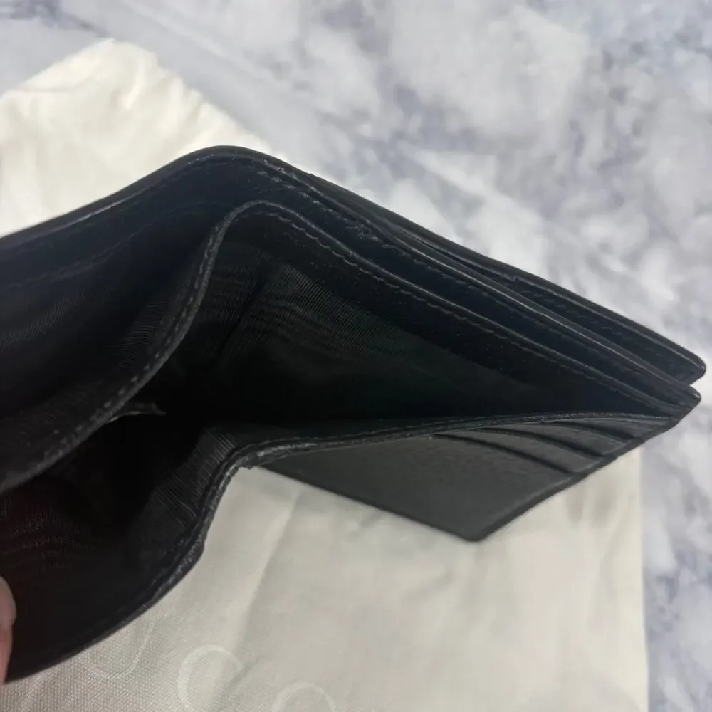 Gucci Men Black Leather Bifold Wallet W/ Gold GG Logo Authentic Unique Pocket